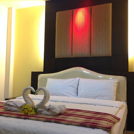 Saabpaiboon Grand Resort Ban Talat Quarto foto