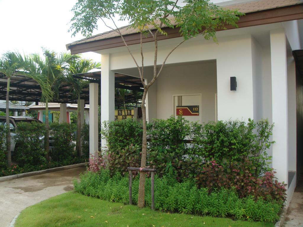 Saabpaiboon Grand Resort Ban Talat Quarto foto