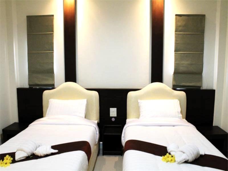 Saabpaiboon Grand Resort Ban Talat Exterior foto